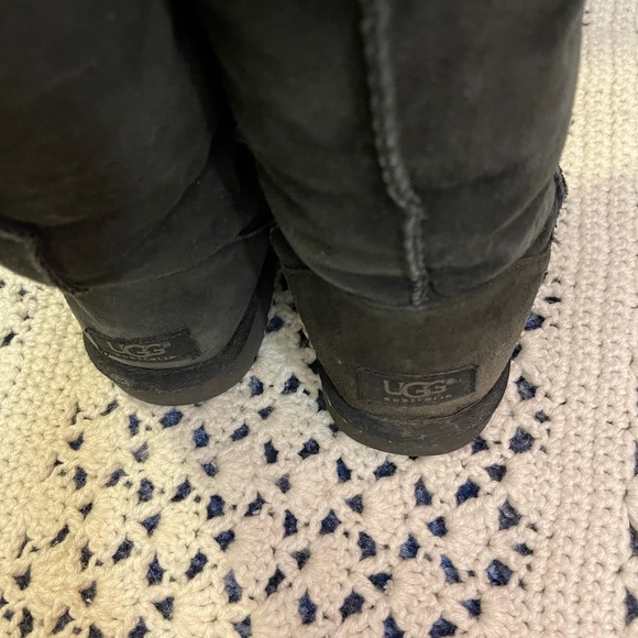 Classic Charcoal UGG Boot with Removable Sweater Size 6 - Picture 3 of 5